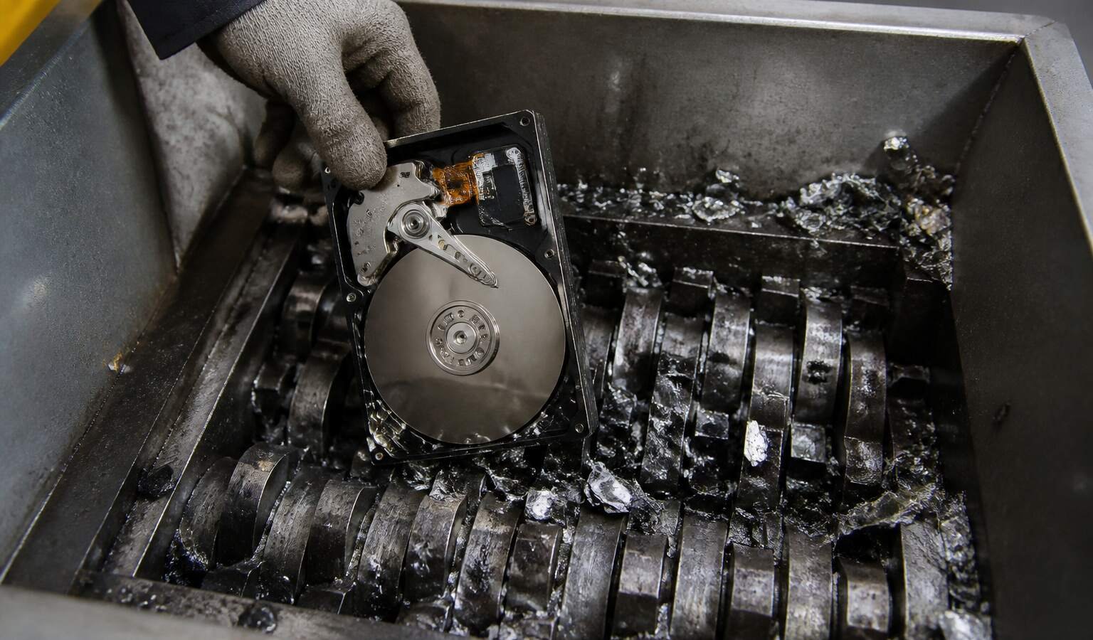 O lixo digital da sua empresa não pode seguir para o lixo comum